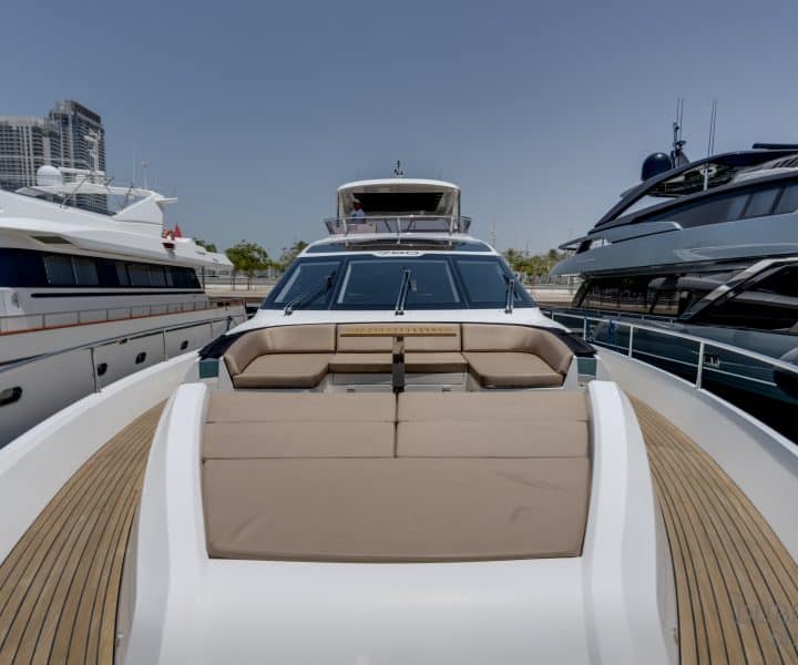front galeon 780 yacht