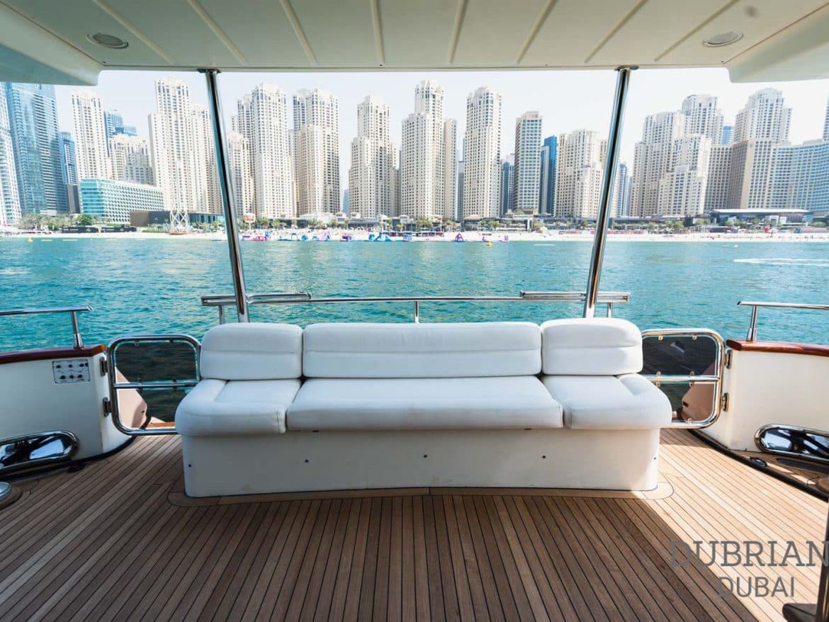 jacuzzi yacht dubai11