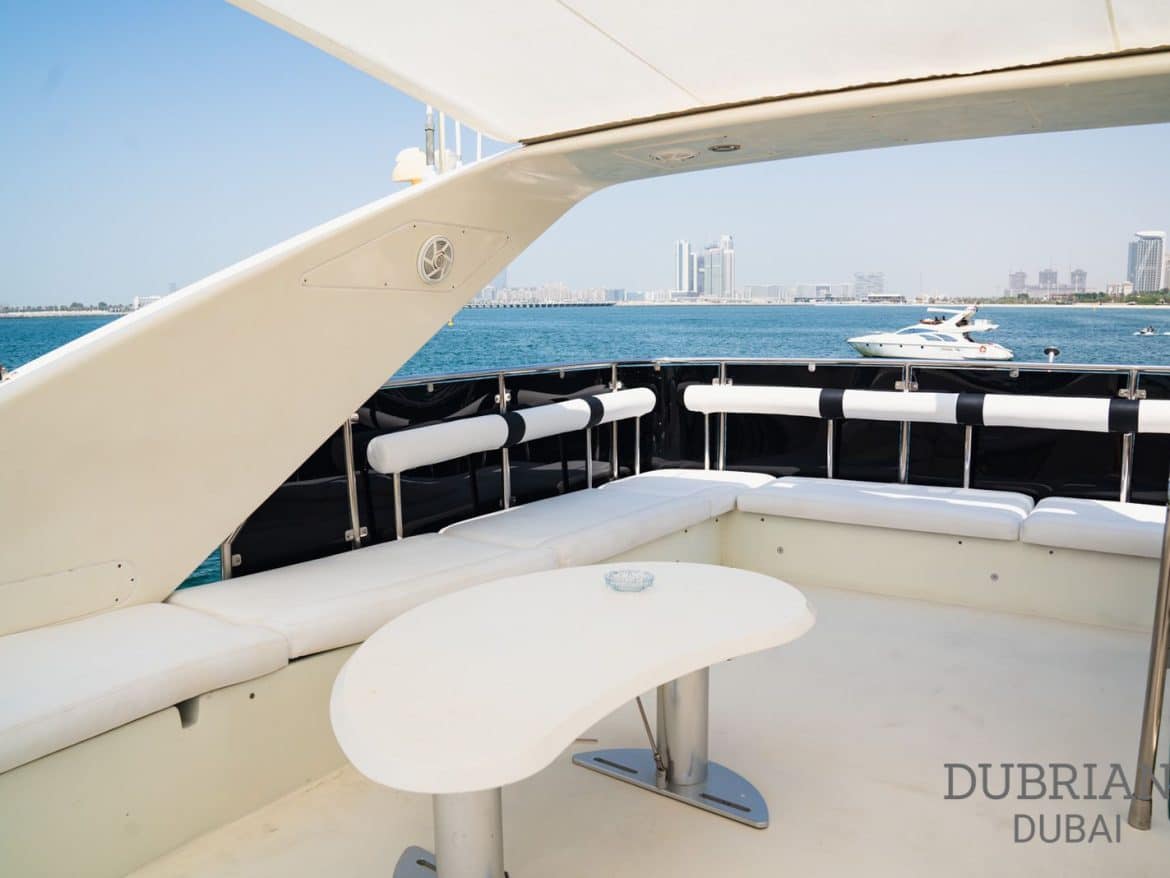 jacuzzi yacht dubai19