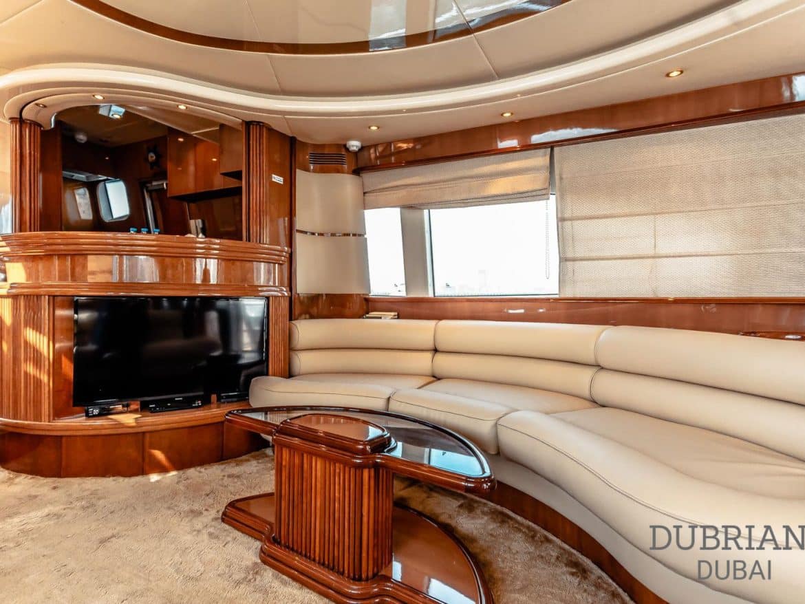 jacuzzi yacht dubai4