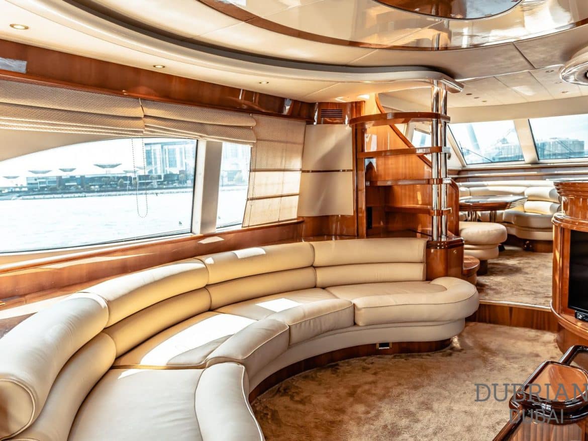 jacuzzi yacht dubai7