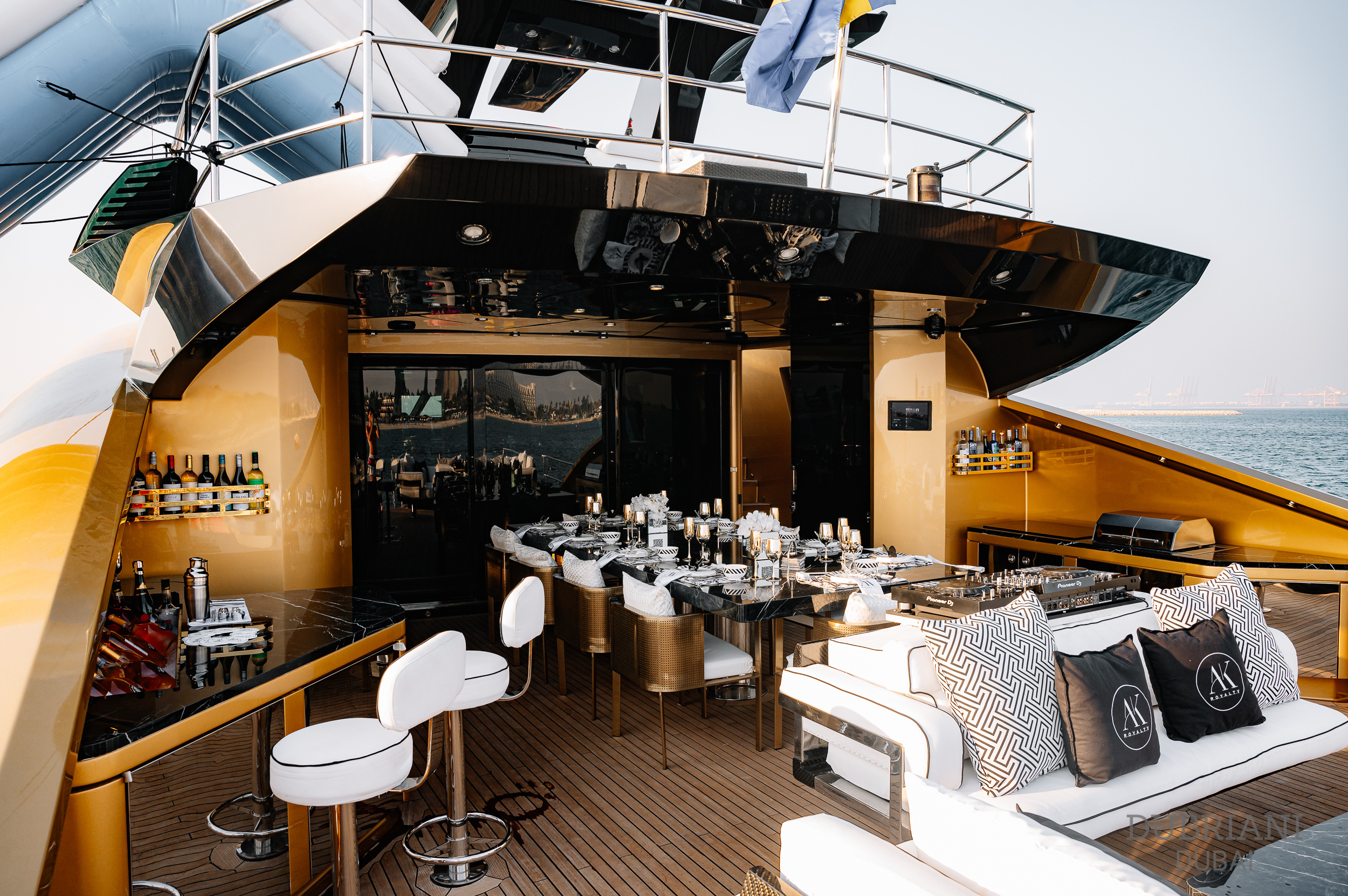 romantic dinner yacht