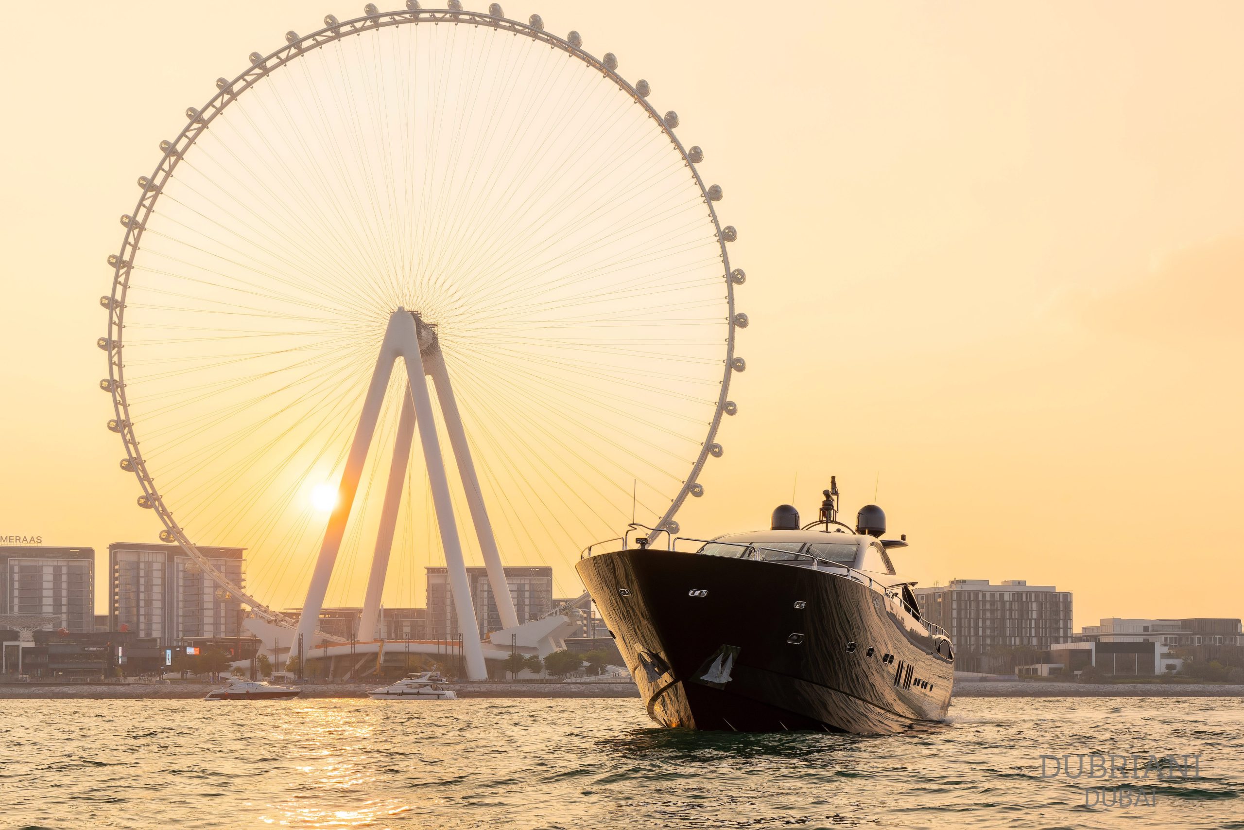 Luxury yacht experience: Sunseeker 108 Predator with jacuzzi in Dubai.