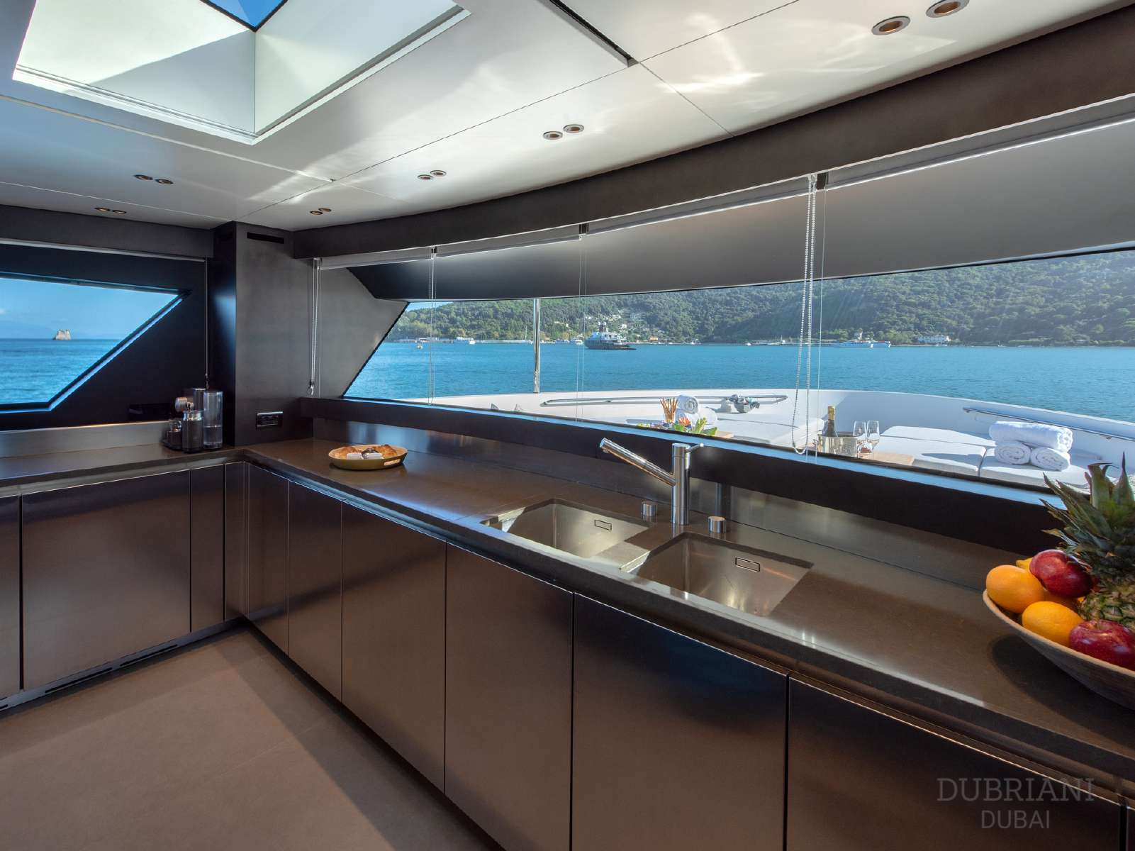 Dubai yacht charter: San Lorenzo SX88 for the ultimate luxury experience.