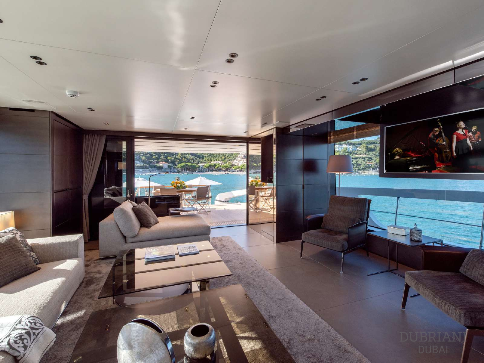San Lorenzo SX88 yacht interior: Where luxury meets comfort.