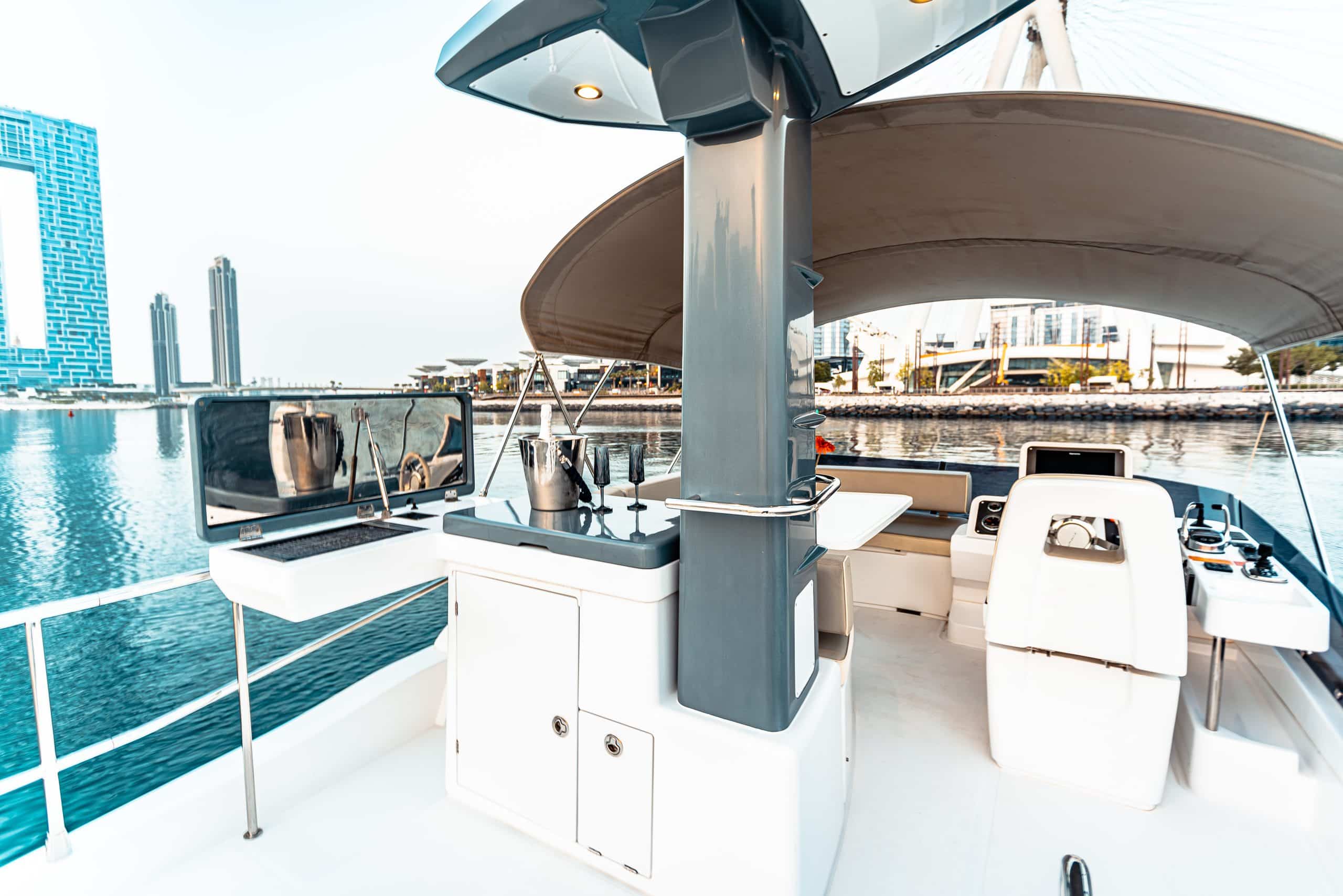 Azimut 50 Migueria yacht upper deck control station