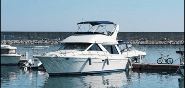 Essential Tips for a Safe Yacht Charter in Dubai