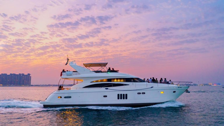 How to Experience the Ultimate Luxury Yacht Rental in Dubai