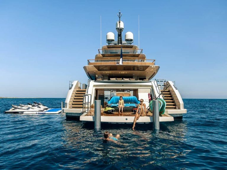 7 Questions to Ask before Choosing a Luxury Yacht for Your Party