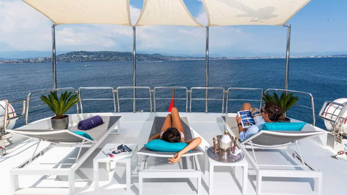 Fun Activities for the Whole Family on a Boat Charter