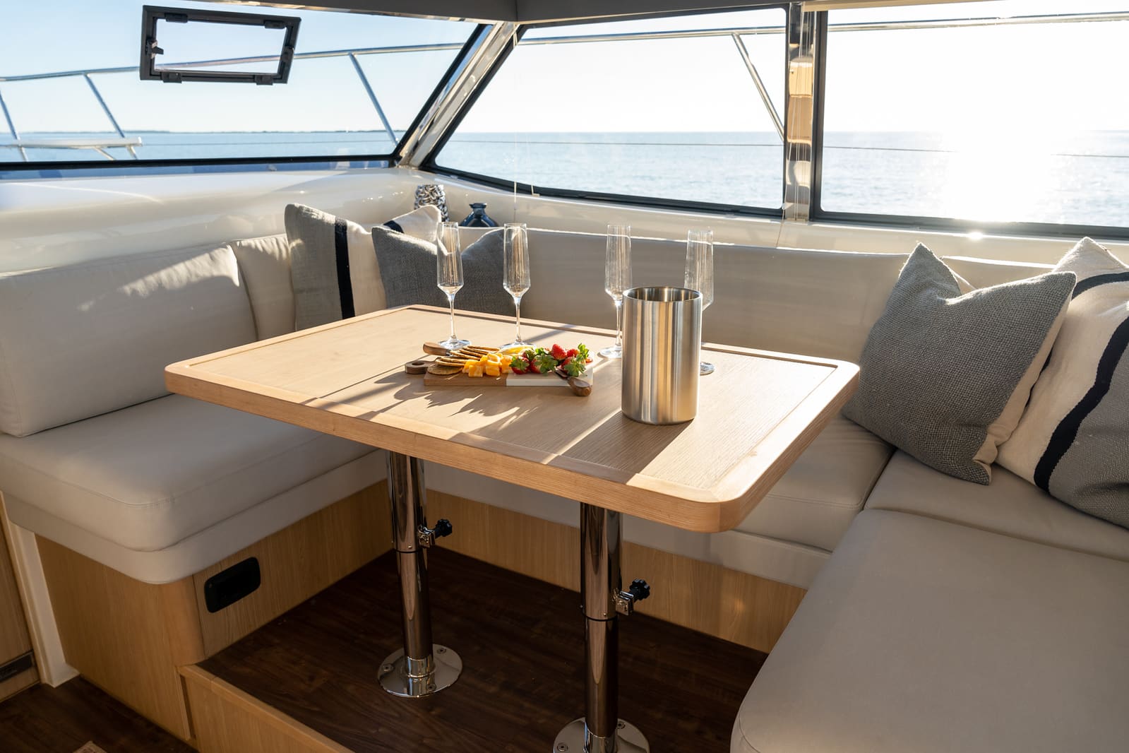 Aquila 42 saloon dinette with light oak table, shipyard photo