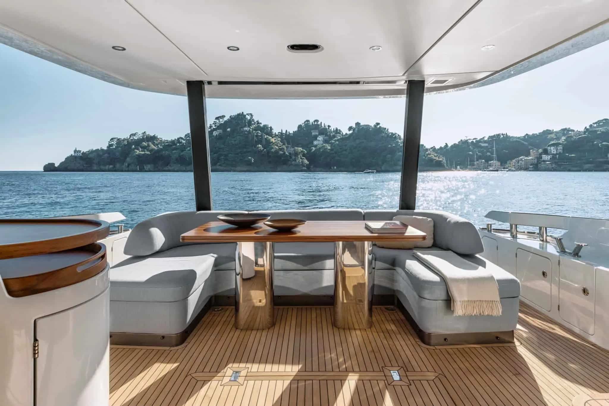Azimut Fly 68 aft cockpit dining with sea view — shipyard photo