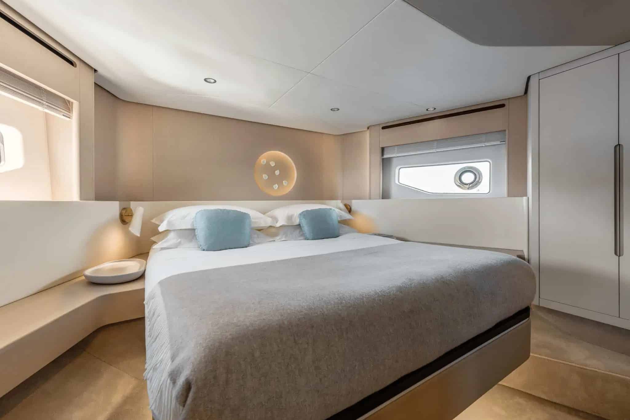 Azimut Fly 68 forward VIP double cabin — shipyard photo