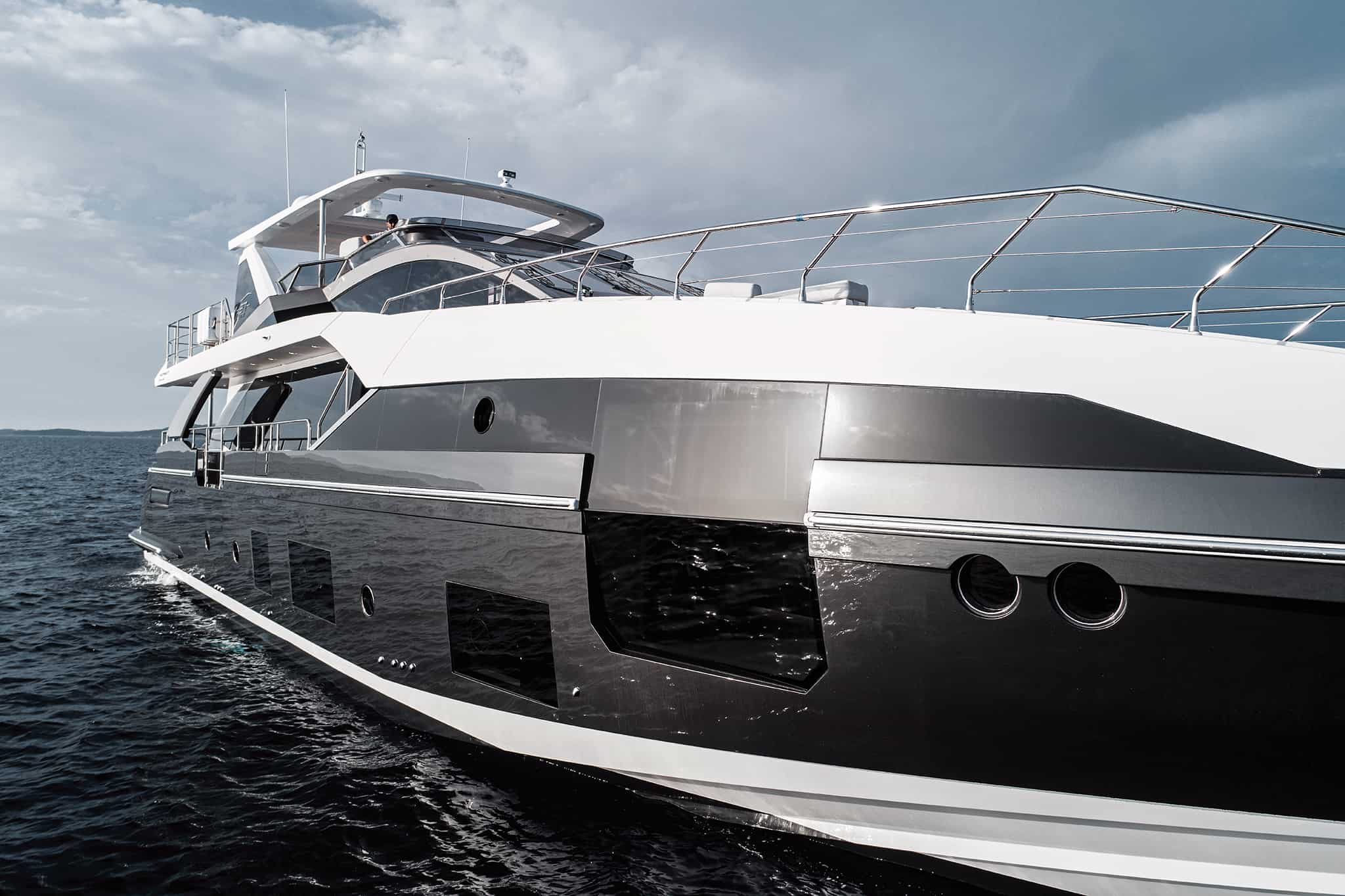 Azimut Grande 27M profile underway, Azimut shipyard photo of the model
