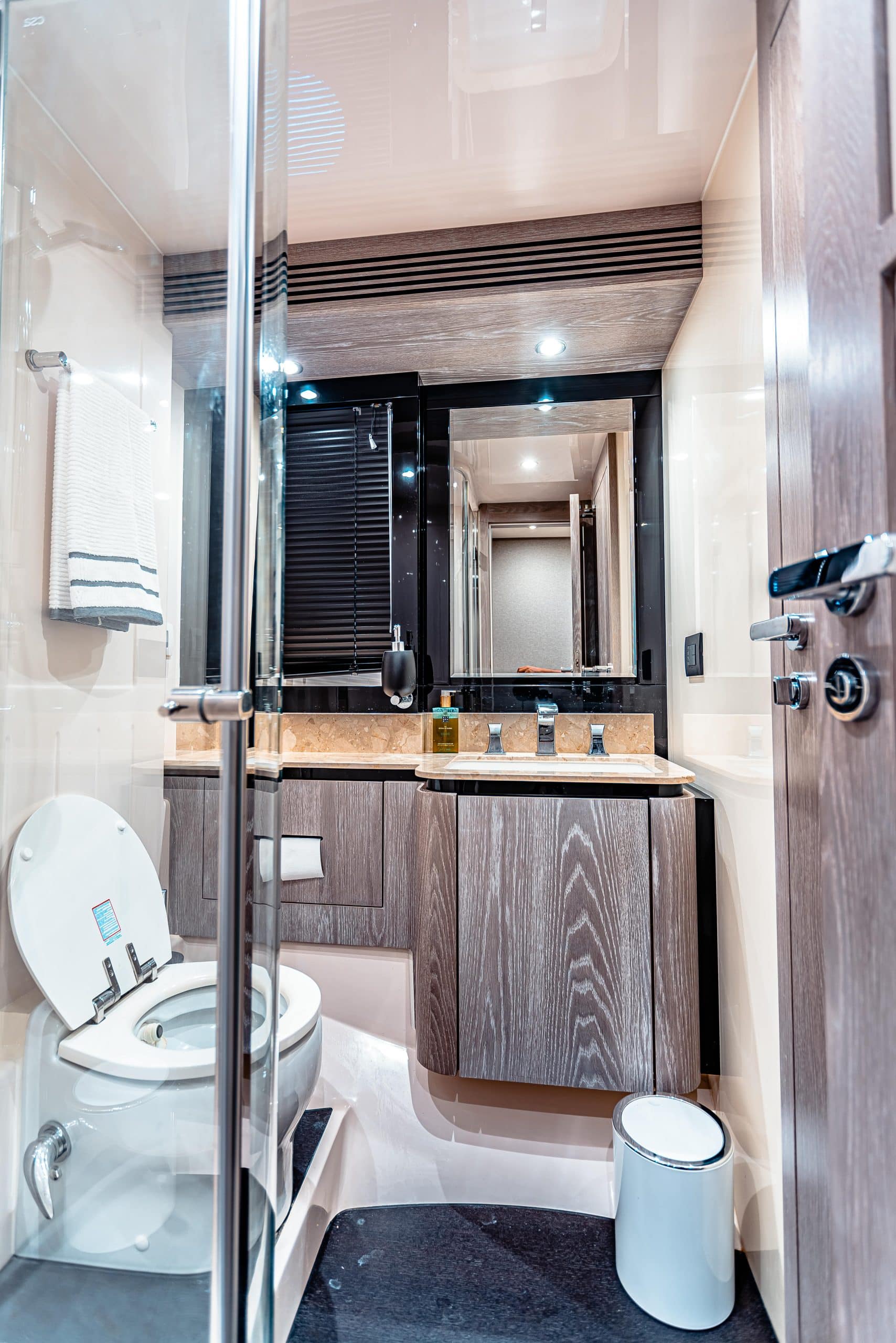 Azimut Magellano 66 ensuite bathroom with vanity and mirror