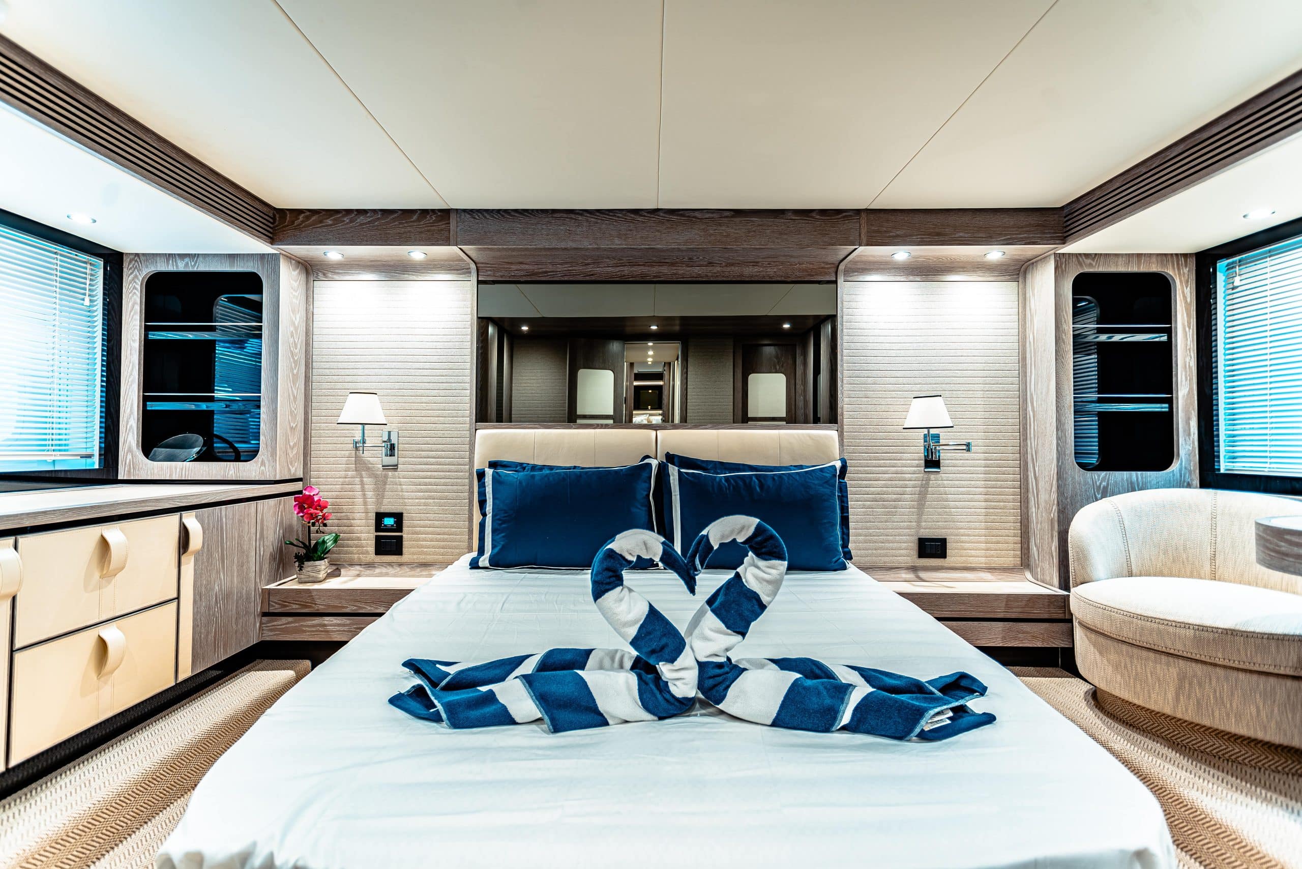 Azimut Magellano 66 VIP double cabin dressed with blue cushions