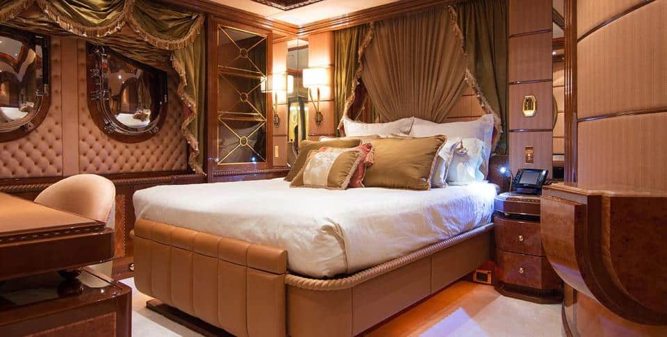 Benetti 56M guest double cabin with vanity desk and mirror