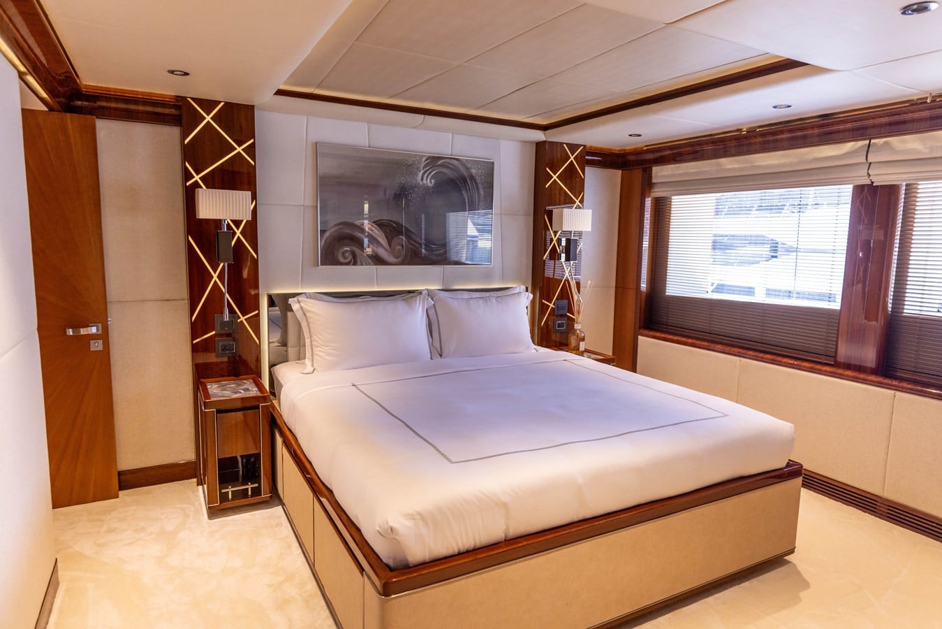 Majesty 155 VIP double cabin, broker photo