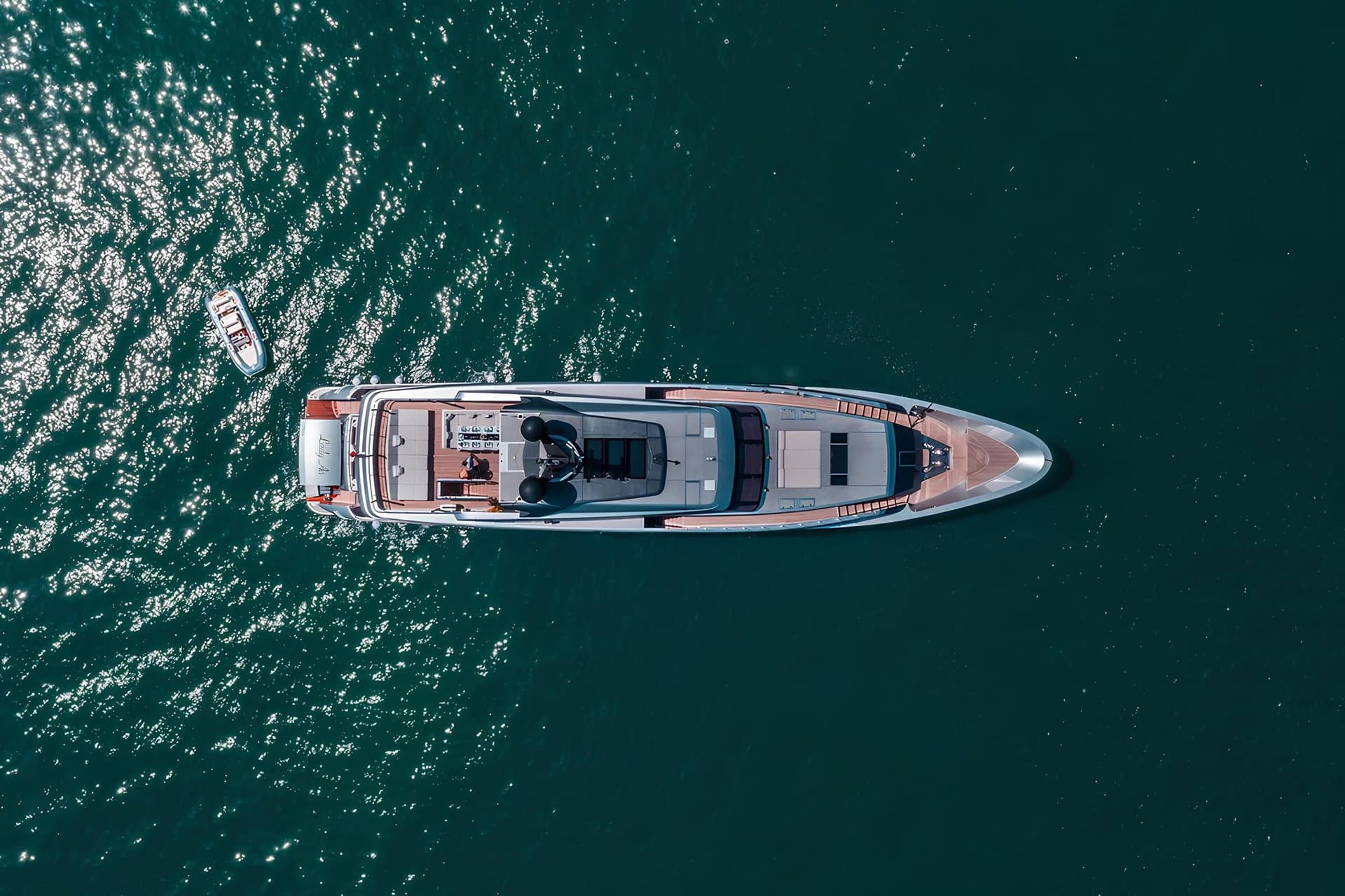 Sanlorenzo 40 Alloy aerial view of her full deck layout