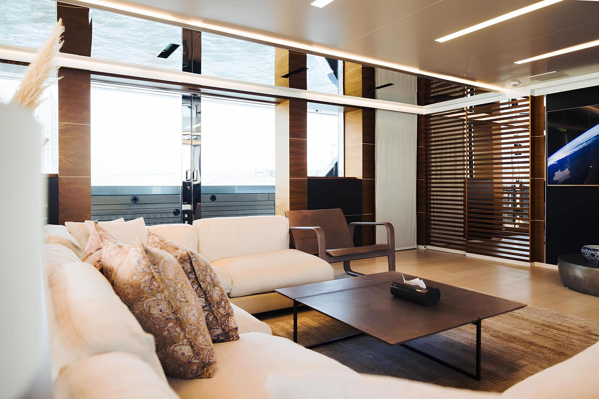 Sanlorenzo 40 Alloy saloon lounge in warm walnut veneers