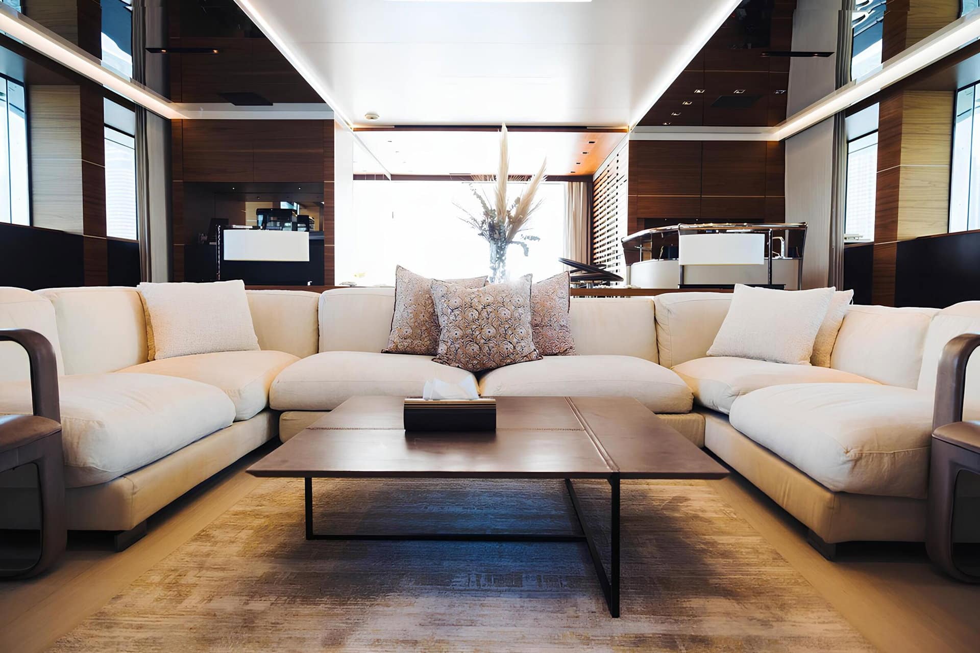 Sanlorenzo 40 Alloy second saloon seating area amidships