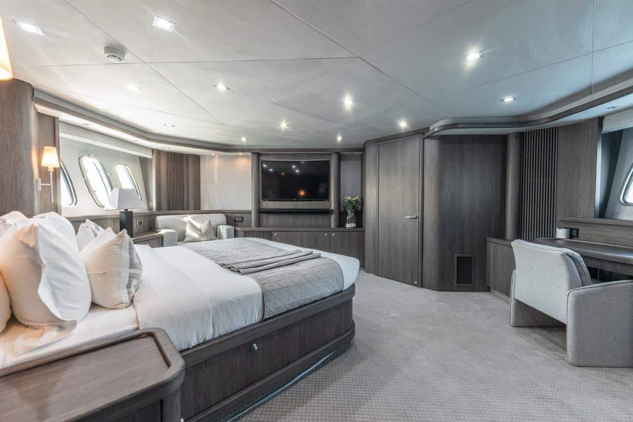 Sunseeker 82 Yacht VIP double cabin with television and desk
