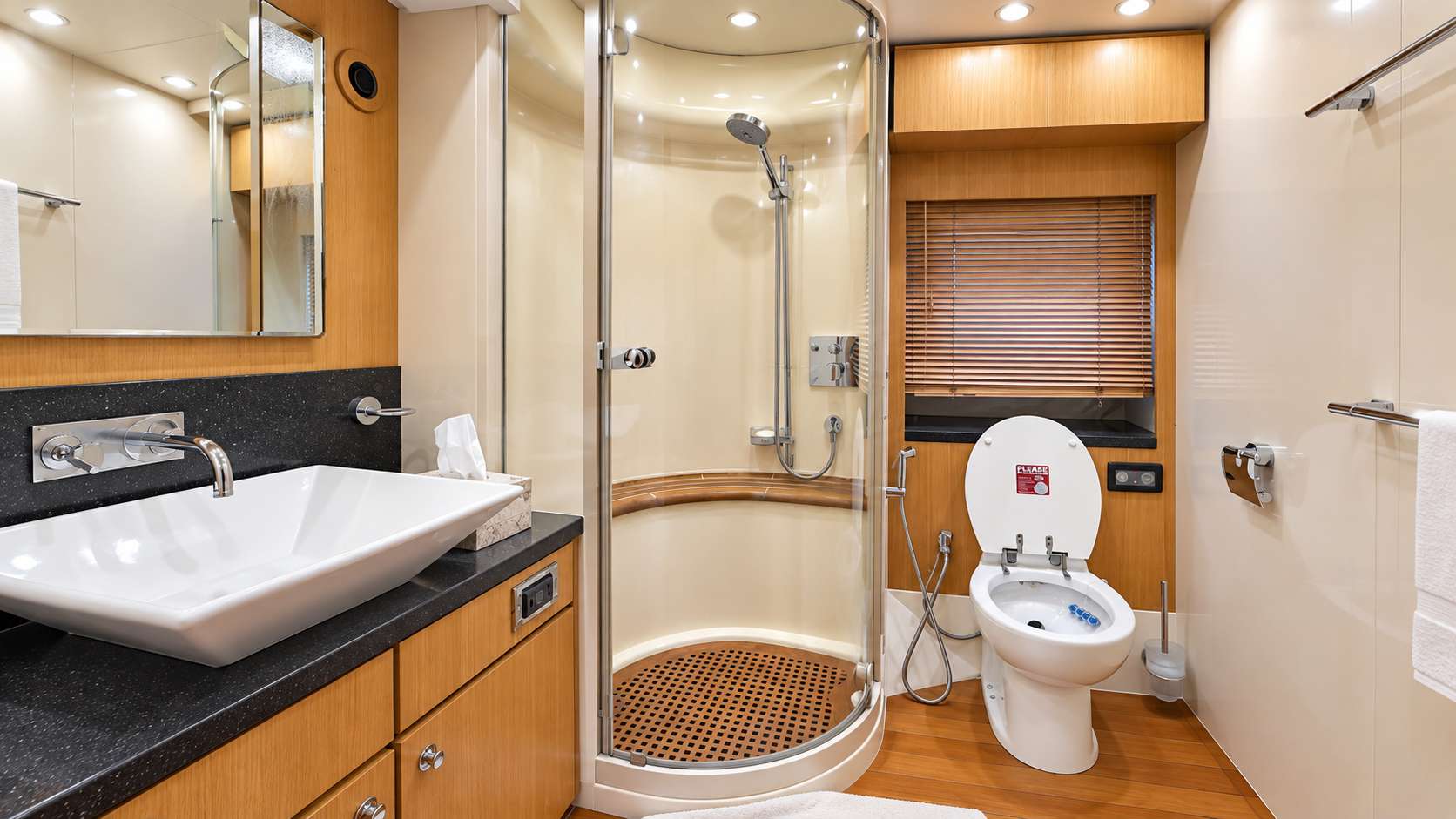 Empress 80 ensuite bathroom with shower